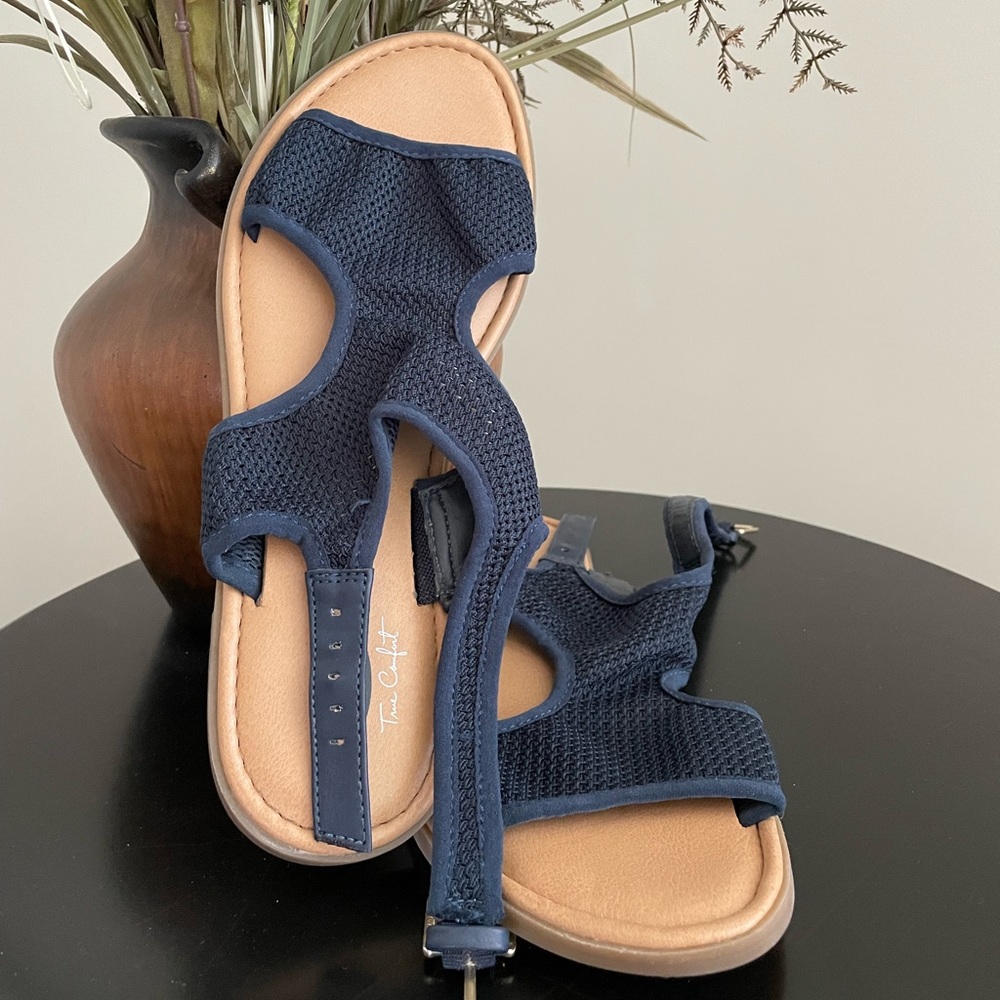 Dr. Scholl's Flat Sandals- Navy Blue
